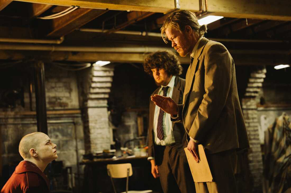 Bugonia (2025) Review — Emma Stone and Jesse Plemons in a Sharp, Sinister Tale of Control & Collapse